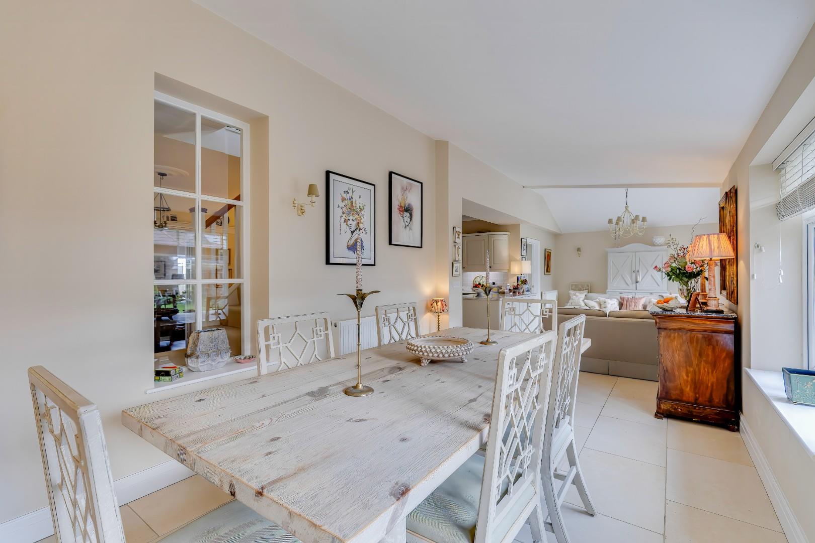 Victoria Avenue, Porthcawl, Bridgend County Borough, CF36 3EY